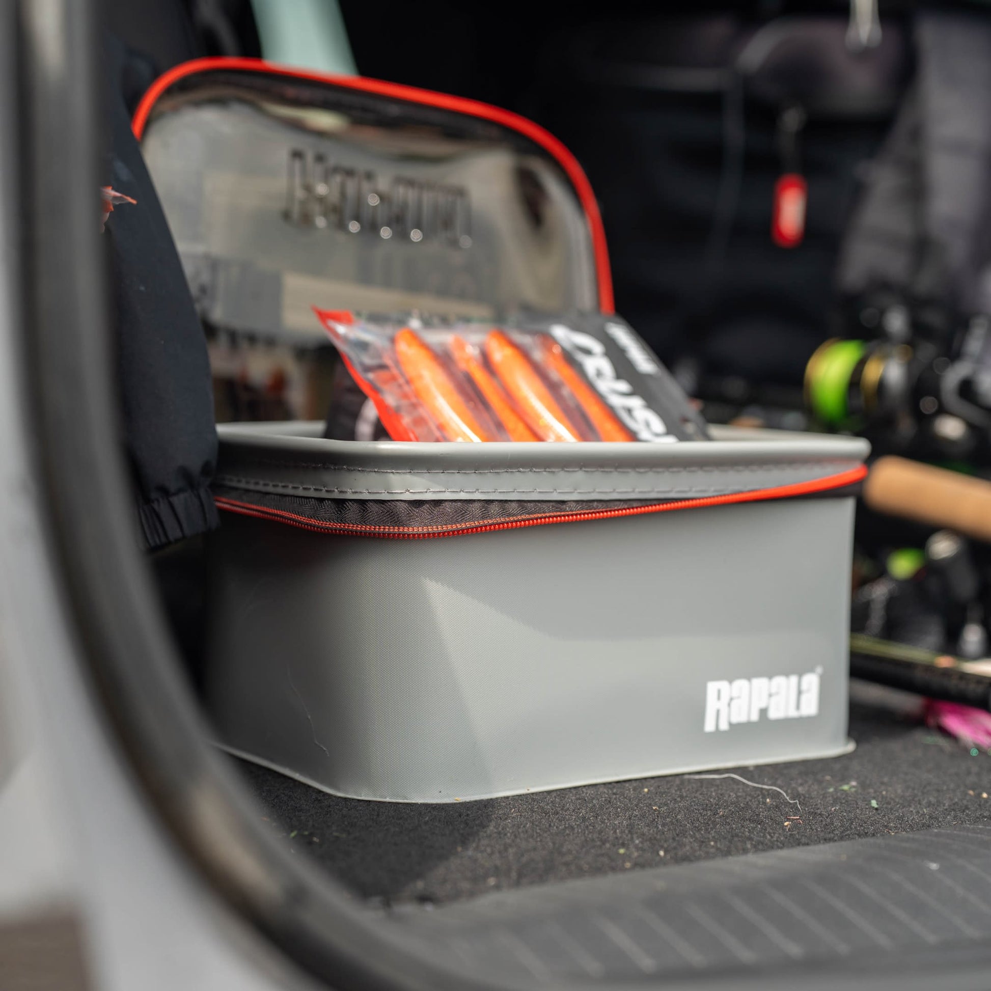 Caja Rapala Hydro Tackle Box Impermeable: Almacenamiento Seguro y Duradero para Pesca